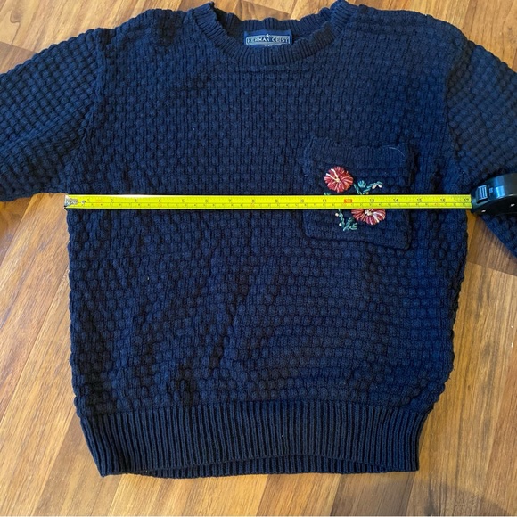 Vintage hand embroidered floral sweater M navy blue - Picture 6 of 9